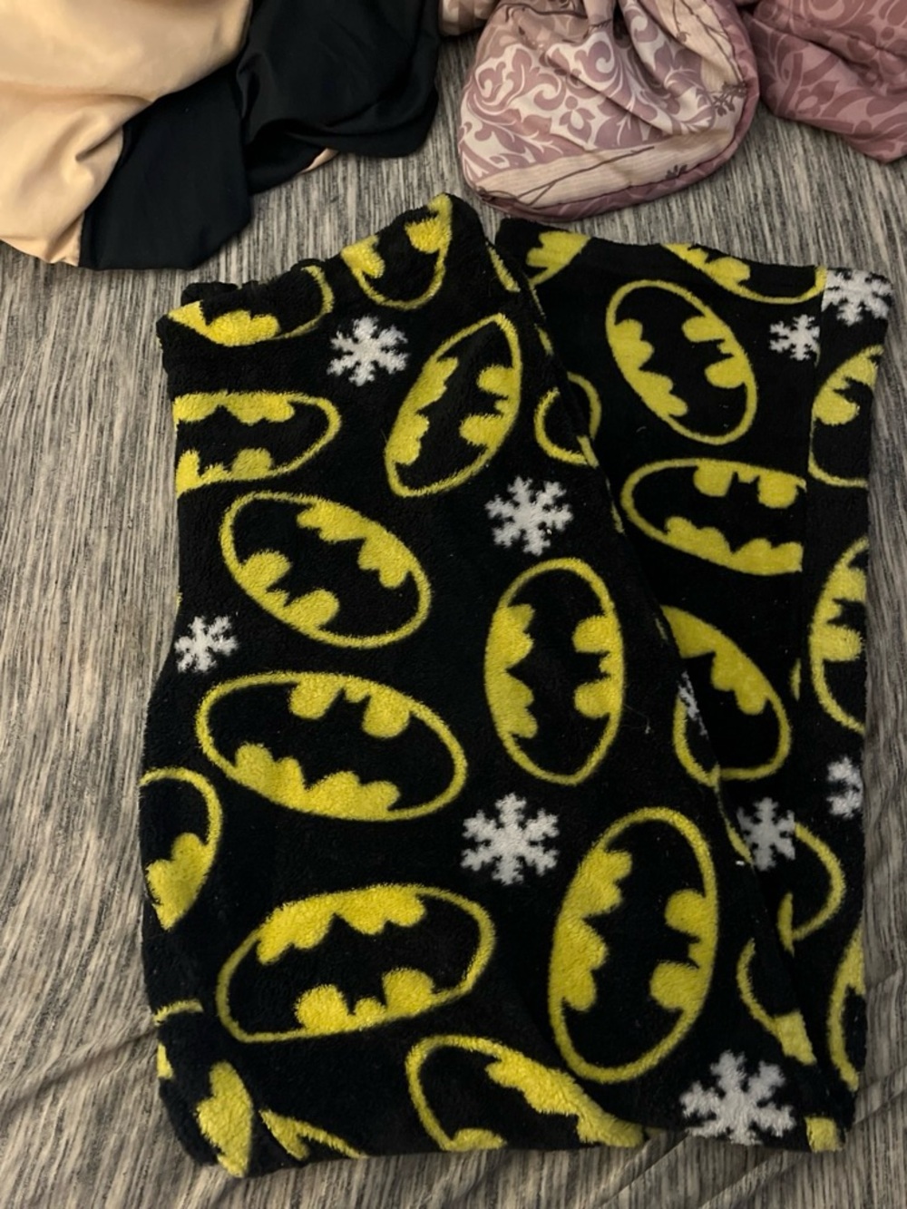 Batman Plush Fleece Throw - Black & Yellow Bat Logos